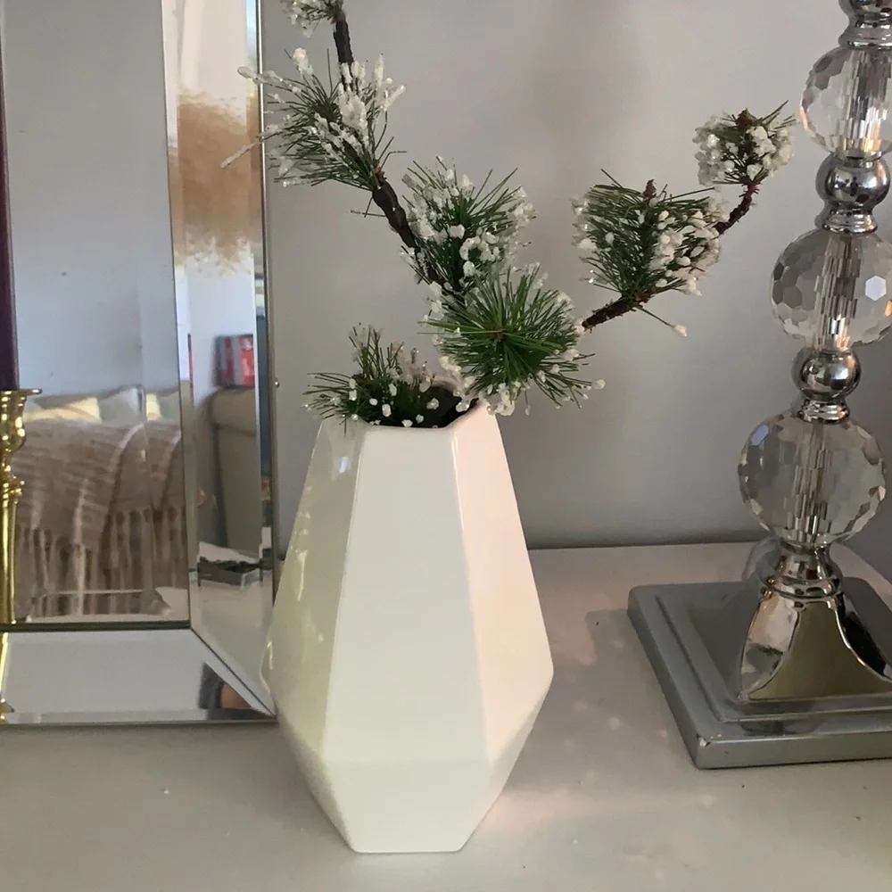 White ceramic mid century modern vase‎ home decor minimalist art decor hexagon